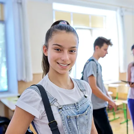 Schimbări drastice în sistemul de burse școlare. Mii de elevi din România vor pierde sprijinul financiar din toamnă