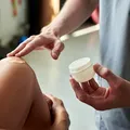 Cum să faci acasă alifie pentru arsuri. Este complet naturală și perfectă pentru accidentele minore din bucătărie