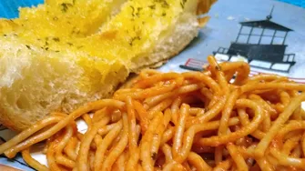 De ce mănâncă italienii paste cu pâine, de fapt. Românii nici nu concep așa ceva