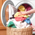 Cum să scoți hainele din mașina de spălat fără să fie șifonate. Nu mai e nevoie nici să le calci