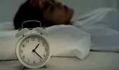 Ce se întâmplă dacă îți amâni constant ora de culcare în weekend