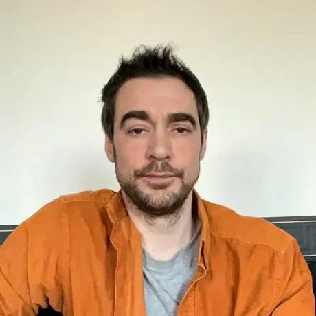 Arnaud Denis a murit la 43 de ani după ce a ales să fie eutanasiat! Actorul suferea de probleme grave de sănătate după o operație