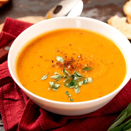 Supa sățioasă de toamnă pe care o poți prepara în câteva minute: rețeta perfectă pentru sezonul rece