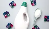 Detergent capsule vs. detergent lichid. Ce alegere este mai eficientă pentru rufe curate și economii reale