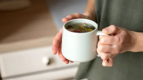 Testul de două minute cu cana de cafea care îți poate spune cât de sănătos ești