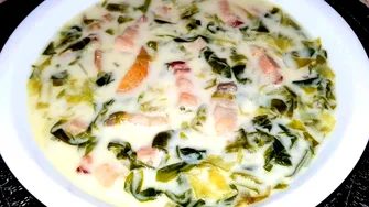 Cea mai veche mâncare românească: ciorba de salată verde! Cât se fierbe şi cu ce se drege, conform lui Radu Anton