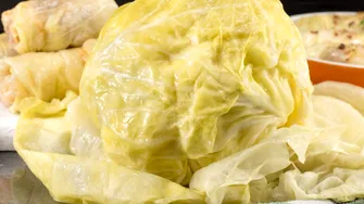 Cum prepari varză murată la apartament dacă nu ai butoi? Metoda rapidă dacă vrei murături delicioase