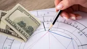 Horoscop financiar octombrie 2025. Zodiile care atrag bani și cele care trebuie să fie prudente la finanțe