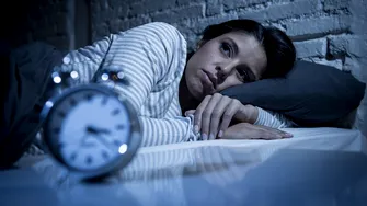 Magneziul și melatonina luate împreună ar putea să îți îmbunătățească somnul? Ce spun studiile