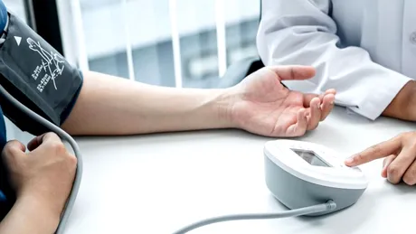 Alimentele „banale” care pot crește tensiunea arterială. Pericolul ascuns din farfuria de zi cu zi