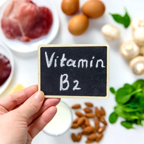 Oboseala persistentă și furnicăturile pot ascunde o problemă serioasă. Deficitul de vitamina B12, „deficiența tăcută” ignorată de mulți