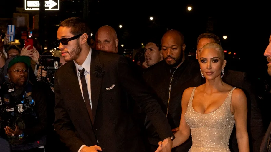 Dieta draconică a lui Kim Kardashian. Cum a slăbit 7 kilograme în 3 săptămâni ca să încapă în rochia lui Marilyn Monroe