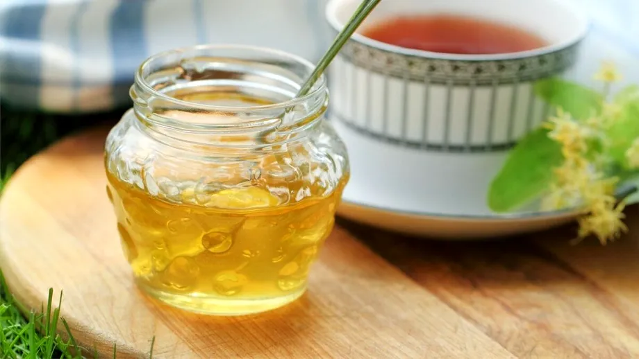 Cum să folosești mierea de tei în tratarea răcelii și a tusei pe timp de vară