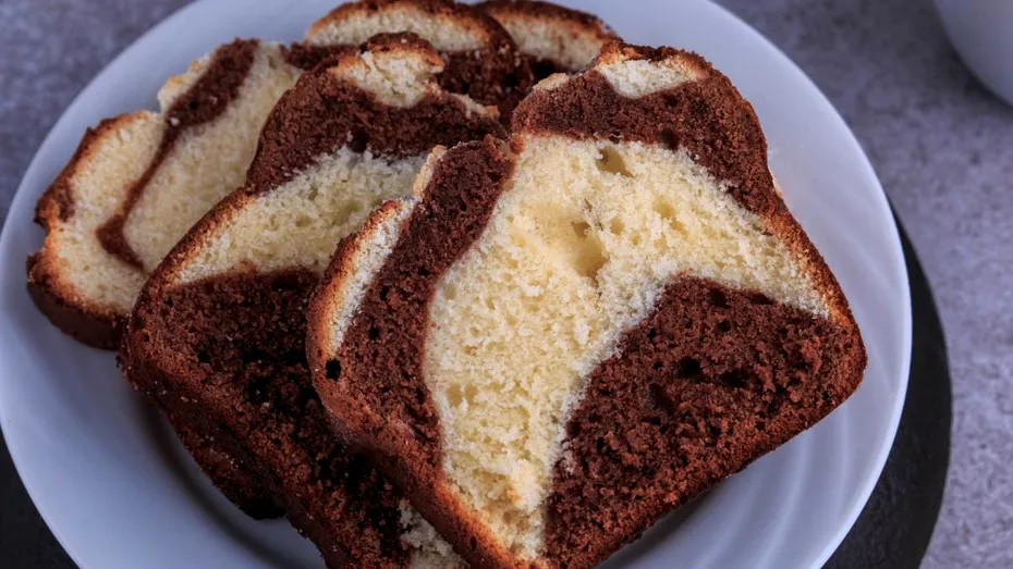 Rețeta de chec economic. Câte ouă să pui să iasă pufos