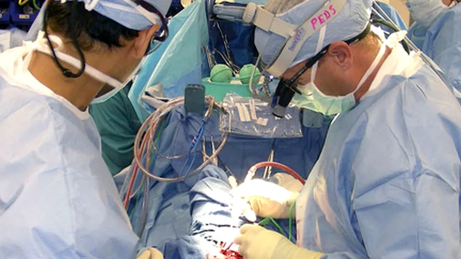 Operaţie pe creier: extragerea unei tumori maligne LIVE! VIDEO