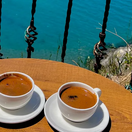 Câtă cafea putem bea vara. Care este recomandarea specialiștilor
