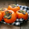 Kaki, „fructul zeilor”. Seamănă cu roșia, dar tratează artrita și diabetul. Nu-l mânca dacă iei aceste pastile!