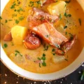 Rețetă ciorbă de cartofi cu afumătură! Ingredientul care îi dă un gust aparte. Cum se prepară?