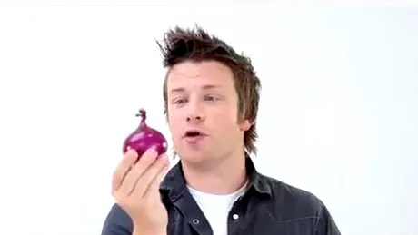 Cum se taie ceapa - video cu Jamie Oliver şi Gordon Ramsay