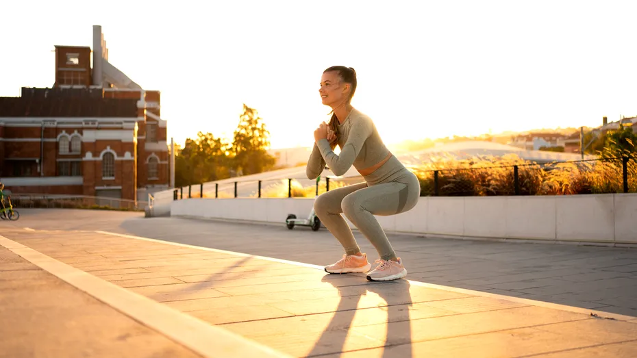 5 exerciții care te scapă de grăsimea de pe burtă în 30 de zile