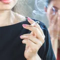 Aproape 2 milioane de decese pe an, asociate fumatului pasiv. Cât de periculos este fumul „la mâna a doua”