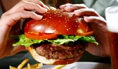 Primul burger creat din celule stem valoarează nu mai puţin de 250.000 de euro