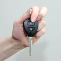 De ce își învelesc unii români cheia mașinii în folie de aluminiu?