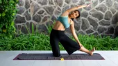 Cum să alegi salteaua de yoga ideală? Explică Desirée Halaseh, instructor yoga în Bali