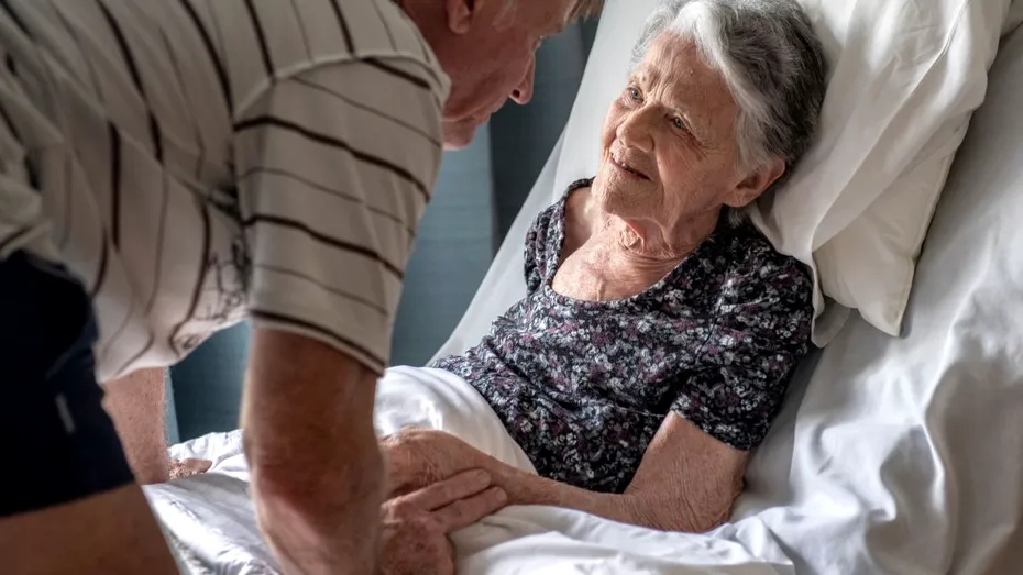 Motivul pentru care bolnavii de Alzheimer nu își mai recunosc persoanele apropiate