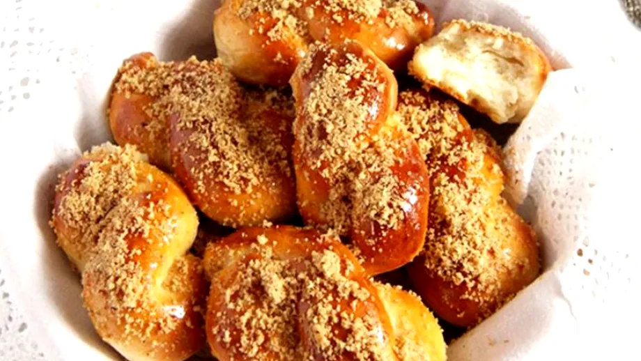 Cum prepari mucenici moldoveneşti, fără zahăr. Din 2 ouă îți ies 30 de bucăţi