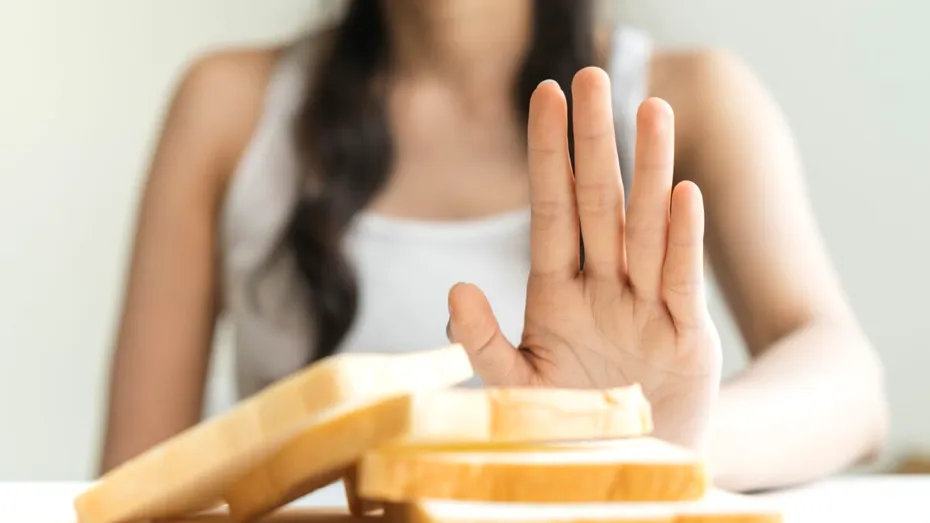 Poate glutenul să-ți afecteze starea psihică? Ce spun specialiștii despre legătura dintre alimentație, intestin și creier