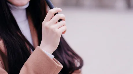 Stomatolog: Trecerea de la țigările tradiționale la produse care încălzesc tutunul poate stimula sănătatea orală