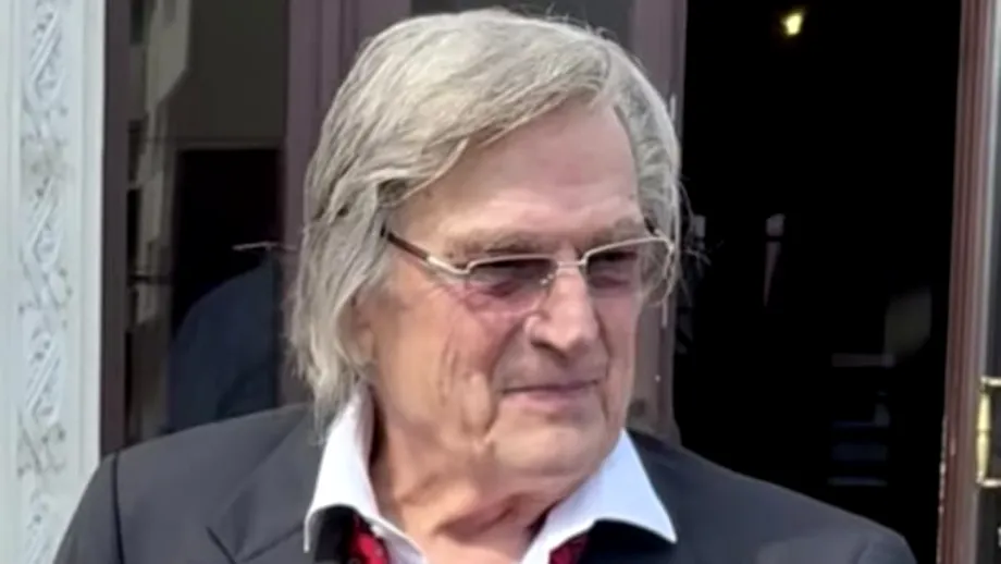 Cum arată Florin Piersic la 90 de ani. A fost primit cu aplauze la Piatra Neamț