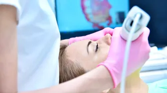 De ce ortodonția renunță treptat la amprentele clasice? Cum îți schimbă tratamentul ortodontic un scanner intra-oral