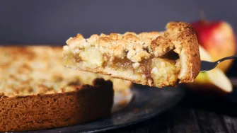 Cum faci cea mai simplă prăjitură cu mere după rețeta bunicii