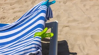 Cum să speli prosoapele de plajă. Trucul care nu le decolorează și le păstrează pufoase