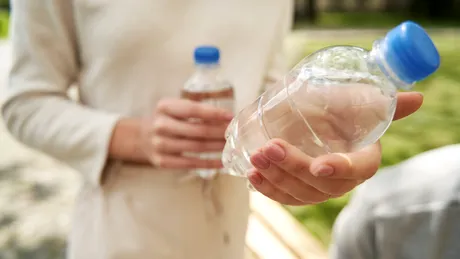 Ce fel de apă trebuie să bei dacă ai tensiune mare sau probleme cu rinichii