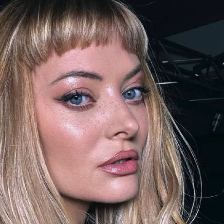 Secretele transformării Deliei: cum arăta la începutul carierei și cum impresionează astăzi