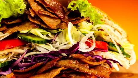 Cum să faci kebab de casă? Rețeta delicioasă care a cucerit internetul