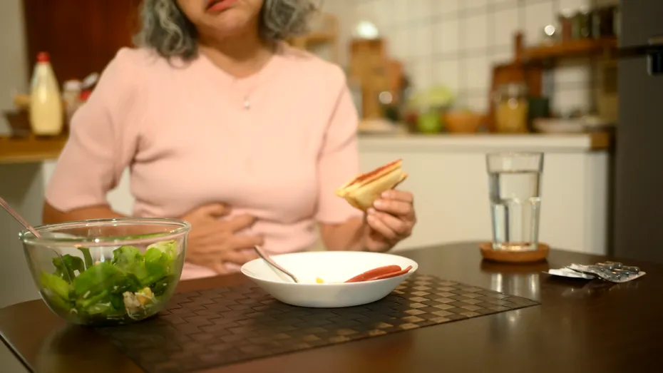 Credea că balonarea de după masă este provocată de gaze. După doi ani, investigațiile au arătat o problemă gravă