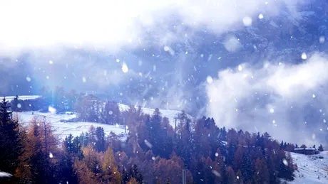 Iarnă în toiul verii! A nins pe crestele Munților Rodnei / VIDEO