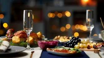 Superstiții culinare de Revelion. Ce este bine să consumi în noaptea dintre ani! Aduc noroc anul viitor