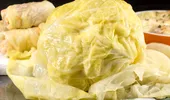 Cum prepari varză murată la apartament dacă nu ai butoi? Metoda rapidă dacă vrei murături delicioase