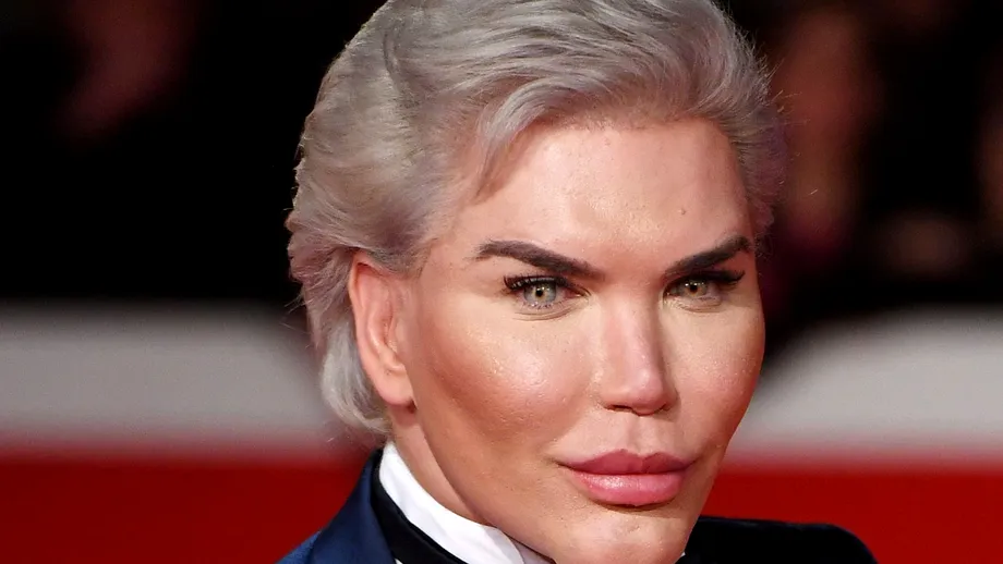 Cum arată bărbatul Ken, după ce a decis să devină femeie