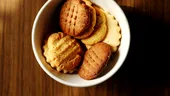 De ce biscuiții au găuri: motivul ascuns pentru care gustarea ta rămâne plată și crocantă