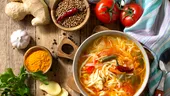 Supa vietnameză de pui – remediul perfect pentru răceală 