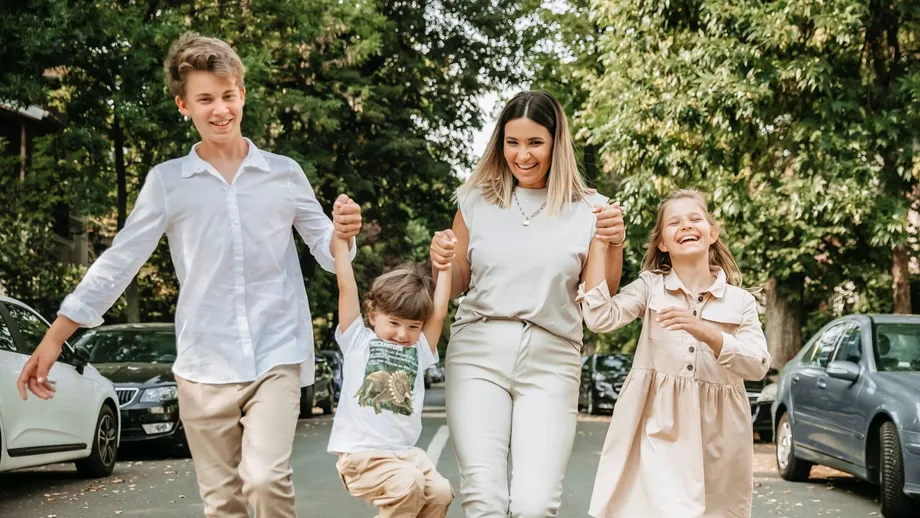 Mama eroină - de ce e dăunător să fii una? Explică Ela Crăciun