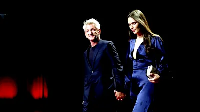 Sean Penn, surprins din nou în compania actriței Valeriei Nicov! Este mai tânără decât fiica lui / FOTO