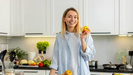 Ce se întâmplă cu intestinul tău dacă mănânci mere? Efectele explicate de nutriționiști