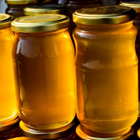 8 alimente din bucătărie care nu expiră: ce poți păstra ani de zile